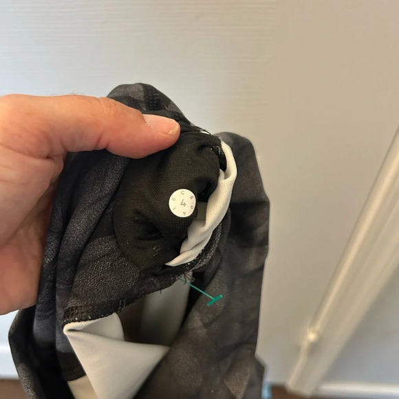 Lululemon Wunder Under Pant (Hi-Rise) size 4 28” Midnight Tulle Multi Black - Picture 6 of 7